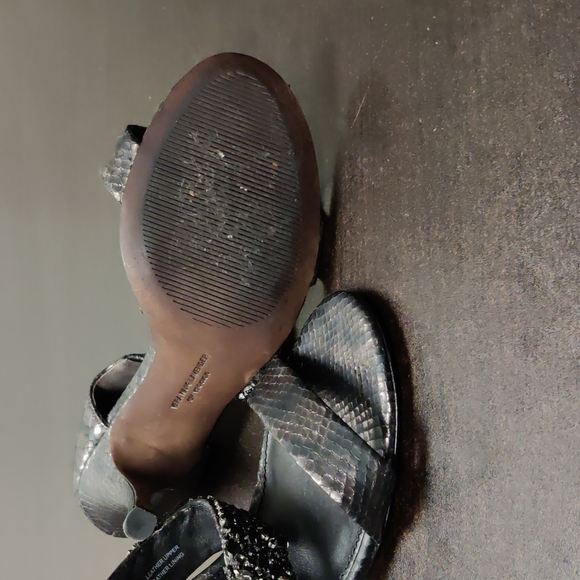 Heels - Picture 4 of 5